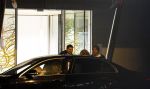 Schiphol - Amstelveen 16 oktober 2022
Andre Hazes en zijn nieuwe vriendin Sarah Sabil arriveren na hun eerste vakantie samen in Dubai bij de VIP op schiphol en daarna brengt taxi Sarah naar haar huis in Amstelveen.