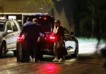 Schiphol - Amstelveen 16 oktober 2022
Andre Hazes en zijn nieuwe vriendin Sarah Sabil arriveren na hun eerste vakantie samen in Dubai bij de VIP op schiphol en daarna brengt taxi Sarah naar haar huis in Amstelveen.