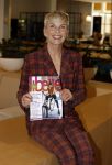 Hoofddorp 25 oktober 2022
Anita Witzier onthult de cover van Libelle . Holmar Mulder doet de presentatie.