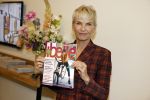 Hoofddorp 25 oktober 2022
Anita Witzier onthult de cover van Libelle . Holmar Mulder doet de presentatie.