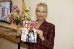 Hoofddorp 25 oktober 2022
Anita Witzier onthult de cover van Libelle . Holmar Mulder doet de presentatie.