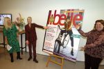 Hoofddorp 25 oktober 2022
Anita Witzier onthult de cover van Libelle . Holmar Mulder doet de presentatie.