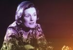Amsterdam 17 november 2022
In theater Betty Asfalt viert Annemarie Oster haar 80e verjaardag . Ank v d Moer
