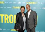 Amsterdam 31 oktober 2022
Premiere Stromboli in Tuschinski.
Astrid Joosten met haar man Rob Peters