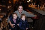 Amsterdam 9 november 2022
Presentatie kledinglijn  Iris Zeilstra bij restaurant de Luwte. Bo Wilkes met haar kinderen