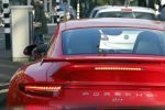 Amsterdam 26 oktober 2022
Bram Moszkowicz in zijn rode porsche 911 in Amsterdam centrum.