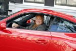 Amsterdam 26 oktober 2022
Bram Moszkowicz in zijn rode porsche 911 in Amsterdam centrum.