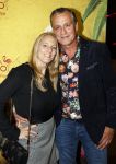 Rotterdam 7 november 2022
Premiere Casa Coco met oa Gerard Cox Joke Bruijs Loes Luca Katja Schuurman Frederique Spigt Bruni Heinke Oscar Aerts Chris Tates Richard Groenendijk en Pamela Teves. Chris tates met partner