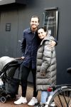 Amsterdam 15 oktober 2022
Dave Roelvink aan het wandelen op de pc Hooftstraat samen met zijn moeder Lucienne Kenter
