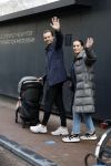 Amsterdam 15 oktober 2022
Dave Roelvink aan het wandelen op de pc Hooftstraat samen met zijn moeder Lucienne Kenter