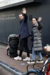 Amsterdam 15 oktober 2022
Dave Roelvink aan het wandelen op de pc Hooftstraat samen met zijn moeder Lucienne Kenter