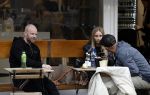 Amsterdam 29 oktober 2022
Davy Klaassen met zijn hond op terras.