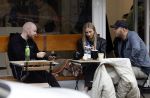 Amsterdam 29 oktober 2022
Davy Klaassen met zijn hond op terras.