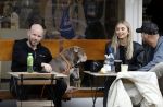 Amsterdam 29 oktober 2022
Davy Klaassen met zijn hond op terras.