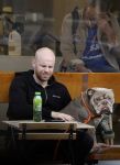 Amsterdam 29 oktober 2022
Davy Klaassen met zijn hond op terras.