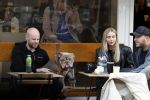Amsterdam 29 oktober 2022
Davy Klaassen met zijn hond op terras.