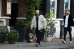 Amsterdam 29 oktober 2022
Davy Klaassen met zijn hond op terras.