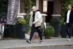 Amsterdam 29 oktober 2022
Davy Klaassen met zijn hond op terras.