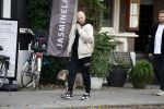 Amsterdam 29 oktober 2022
Davy Klaassen met zijn hond op terras.