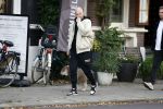 Amsterdam 29 oktober 2022
Davy Klaassen met zijn hond op terras.