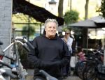 Amsterdam 31 oktober 2022
Dirk Zeelenberg met een kennis in Amsterdam zuid.