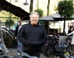 Amsterdam 31 oktober 2022
Dirk Zeelenberg met een kennis in Amsterdam zuid.