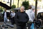Amsterdam 31 oktober 2022
Dirk Zeelenberg met een kennis in Amsterdam zuid.