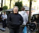 Amsterdam 31 oktober 2022
Dirk Zeelenberg met een kennis in Amsterdam zuid.