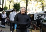 Amsterdam 31 oktober 2022
Dirk Zeelenberg met een kennis in Amsterdam zuid.