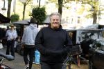 Amsterdam 31 oktober 2022
Dirk Zeelenberg met een kennis in Amsterdam zuid.