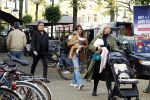 Amsterdam 31 oktober 2022
Frank Masmeijer met zijn  dochters Charlotte en Michelle met kleindochter op de cornelis schuytstraat.