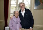 Amsterdam 17 november 2022
In theater Betty Asfalt viert Annemarie Oster haar 80e verjaardag . Jeroen Krabbe kwam met zijn vrouw Herma Krabbe