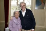 Amsterdam 17 november 2022
In theater Betty Asfalt viert Annemarie Oster haar 80e verjaardag . Jeroen Krabbe kwam met zijn vrouw Herma Krabbe