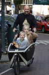 Amsterdam 26 oktober 2022
Jeroen v d Bergh met zijn kindeen in de bakfiets