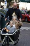 Amsterdam 26 oktober 2022
Jeroen v d Bergh met zijn kindeen in de bakfiets