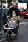 Amsterdam 26 oktober 2022
Jeroen v d Bergh met zijn kindeen in de bakfiets