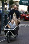Amsterdam 26 oktober 2022
Jeroen v d Bergh met zijn kindeen in de bakfiets