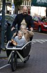 Amsterdam 26 oktober 2022
Jeroen v d Bergh met zijn kindeen in de bakfiets