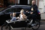 Amsterdam 26 oktober 2022
Jeroen v d Bergh met zijn kindeen in de bakfiets