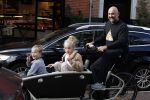 Amsterdam 26 oktober 2022
Jeroen v d Bergh met zijn kindeen in de bakfiets