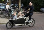 Amsterdam 26 oktober 2022
Jeroen v d Bergh met zijn kindeen in de bakfiets