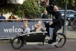 Amsterdam 26 oktober 2022
Jeroen v d Bergh met zijn kindeen in de bakfiets