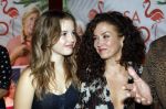 Rotterdam 7 november 2022
Premiere Casa Coco met oa Gerard Cox Joke Bruijs Loes Luca Katja Schuurman Frederique Spigt Bruni Heinke Oscar Aerts Chris Tates Richard Groenendijk en Pamela Teves. Katja en dochter Sammie Romer