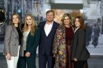 Amsterdam 4 november 2022
Fotomoment met koninklijke familie in de nieuwe kerk waar op dit moment een expositie is van Prinses Juliana.
Aanwezig Koning Willem Alexander Koningin Maxima Prinses Amalia Prinses Ariane en Prinses Alexia.