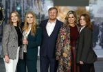 Amsterdam 4 november 2022
Fotomoment met koninklijke familie in de nieuwe kerk waar op dit moment een expositie is van Prinses Juliana.
Aanwezig Koning Willem Alexander Koningin Maxima Prinses Amalia Prinses Ariane en Prinses Alexia.