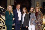 Amsterdam 4 november 2022
Fotomoment met koninklijke familie in de nieuwe kerk waar op dit moment een expositie is van Prinses Juliana.
Aanwezig Koning Willem Alexander Koningin Maxima Prinses Amalia Prinses Ariane en Prinses Alexia.