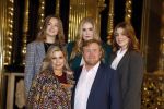Amsterdam 4 november 2022
Fotomoment met koninklijke familie in de nieuwe kerk waar op dit moment een expositie is van Prinses Juliana.
Aanwezig Koning Willem Alexander Koningin Maxima Prinses Amalia Prinses Ariane en Prinses Alexia.