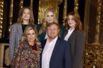 Amsterdam 4 november 2022
Fotomoment met koninklijke familie in de nieuwe kerk waar op dit moment een expositie is van Prinses Juliana.
Aanwezig Koning Willem Alexander Koningin Maxima Prinses Amalia Prinses Ariane en Prinses Alexia.