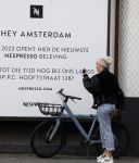Amsterdam 26 oktober 2022
Liesbeth kamerling op haar v Moof in Amsterdam zuid
