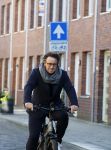 Alkmaar 12 en 13 november 2022
Marco Borsato op de fiets in het centrum van Alkmaar .